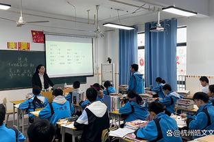 CJ谈莱夫利：他的抢篮板能力很棒 他给了独行侠能量